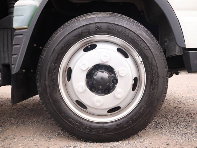 三菱ふそうキャンター平ボディ小型（2t・3t）[写真23]