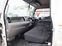 三菱ふそうキャンター平ボディ小型（2t・3t）[写真33]