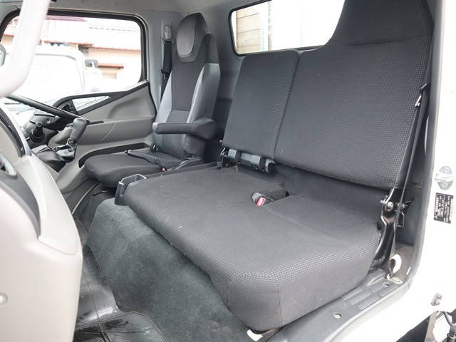 三菱ふそうキャンター平ボディ小型（2t・3t）[写真34]