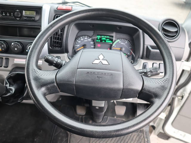 三菱ふそうキャンター平ボディ小型（2t・3t）[写真35]
