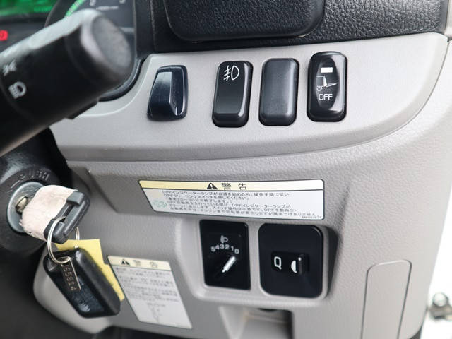 三菱ふそうキャンター平ボディ小型（2t・3t）[写真39]