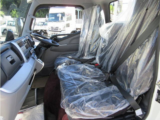 三菱ふそうキャンター平ボディ小型（2t・3t）[写真17]