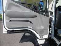 三菱ふそうキャンター平ボディ小型（2t・3t）[写真19]