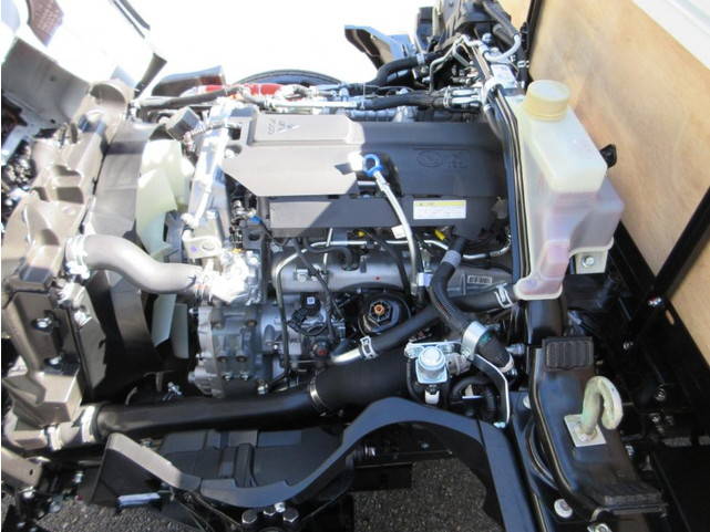 三菱ふそうキャンター平ボディ小型（2t・3t）[写真28]