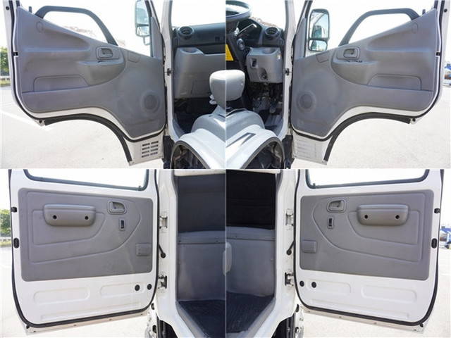 日野デュトロダブルキャブ（Wキャブ）小型（2t・3t）[写真25]