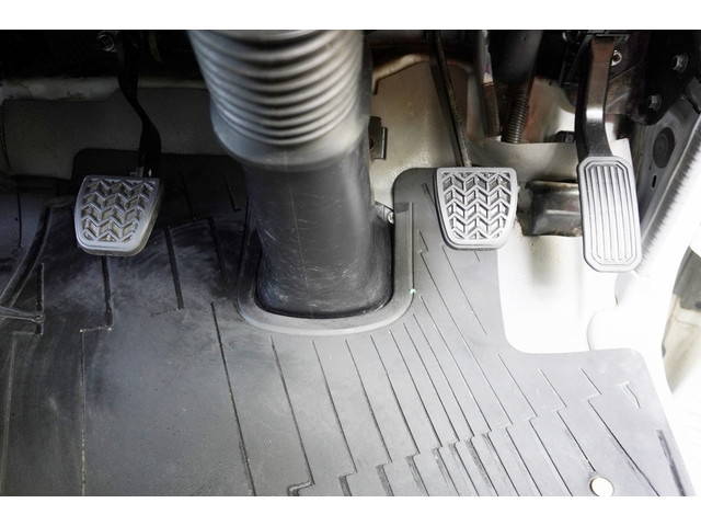 日野デュトロダブルキャブ（Wキャブ）小型（2t・3t）[写真30]