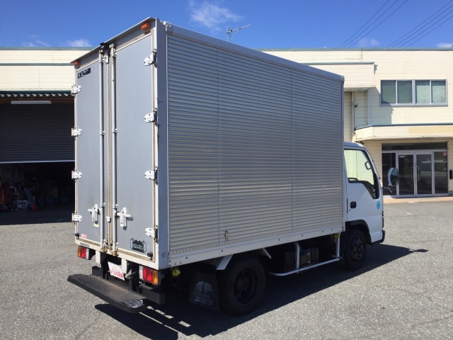 いすゞエルフアルミバン小型（2t・3t）[写真02]