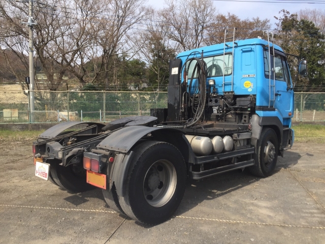 UDトラックスビッグサムトレーラーヘッド（トラクターヘッド）大型（10t）[写真02]