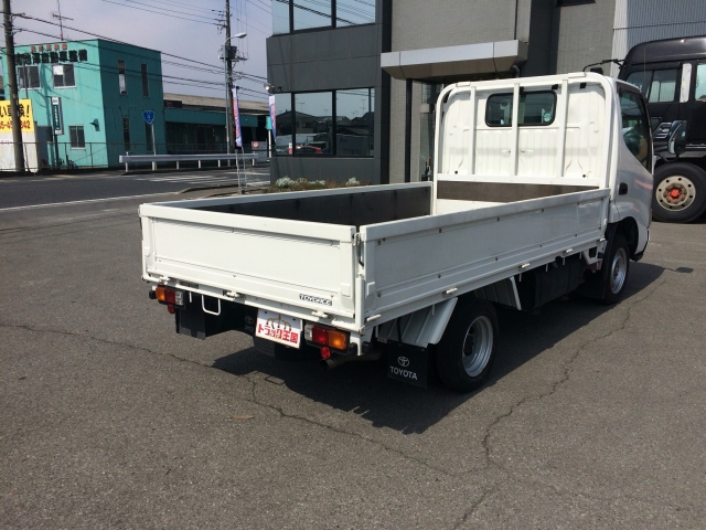 トヨタトヨエース平ボディ小型（2t・3t）[写真02]