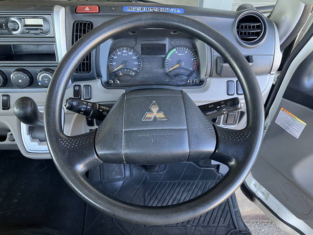 三菱ふそうキャンター平ボディ小型（2t・3t）[写真33]