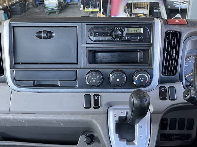 三菱ふそうキャンター平ボディ小型（2t・3t）[写真37]
