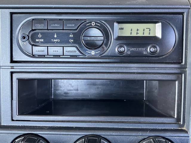 三菱ふそうキャンター平ボディ小型（2t・3t）[写真38]