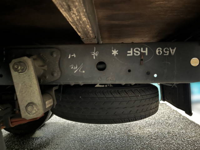 いすゞエルフ平ボディ小型（2t・3t）[写真11]