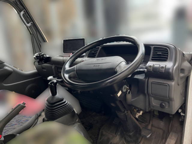 いすゞエルフ平ボディ小型（2t・3t）[写真20]