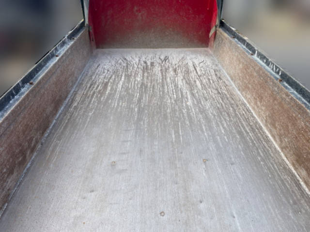 三菱ふそうスーパーグレートダンプ大型（10t）[写真10]