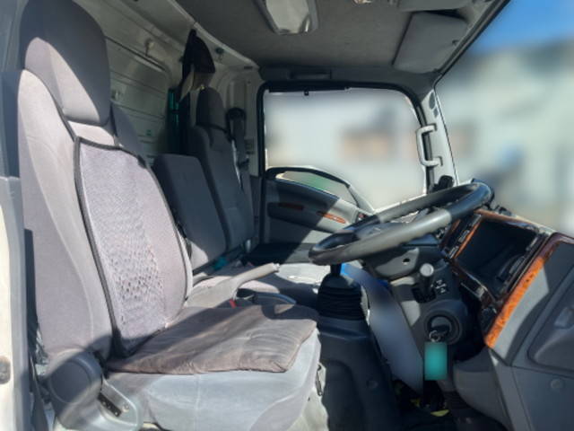 いすゞエルフアルミブロック小型（2t・3t）[写真23]