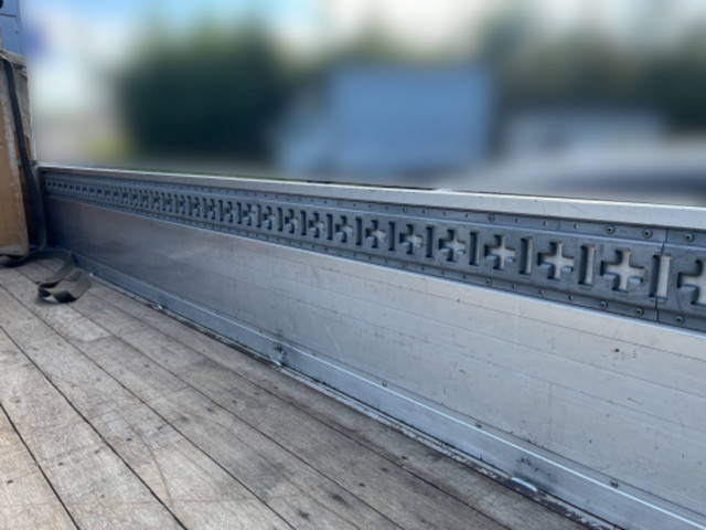 いすゞエルフアルミブロック小型（2t・3t）[写真09]