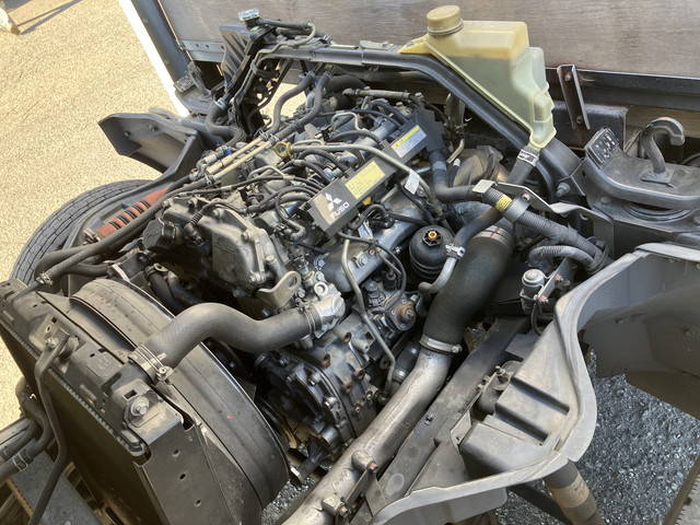 三菱ふそうキャンター平ボディ小型（2t・3t）[写真21]