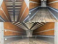 UDトラックスクオンアルミウイング大型（10t）[写真11]