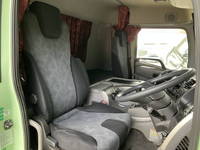 UDトラックスクオンアルミウイング大型（10t）[写真28]