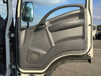 いすゞエルフ冷凍車（冷蔵車）小型（2t・3t）[写真25]