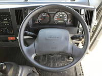 いすゞエルフ冷凍車（冷蔵車）小型（2t・3t）[写真31]