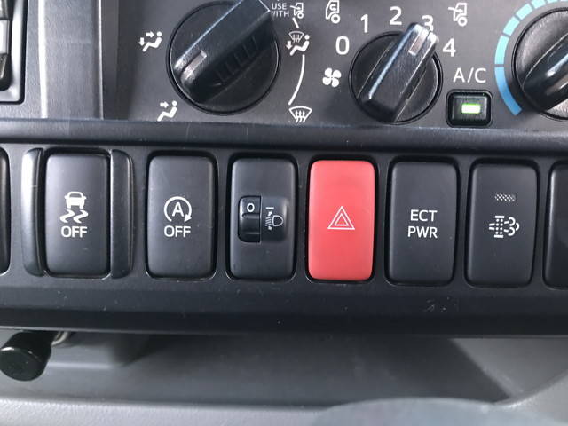 日野デュトロダブルキャブ（Wキャブ）小型（2t・3t）[写真33]