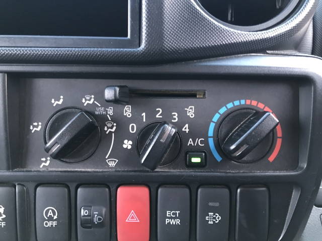 日野デュトロダブルキャブ（Wキャブ）小型（2t・3t）[写真34]