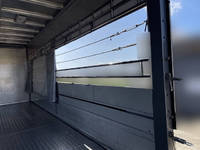 いすゞフォワード家畜運搬車中型（4t）[写真14]