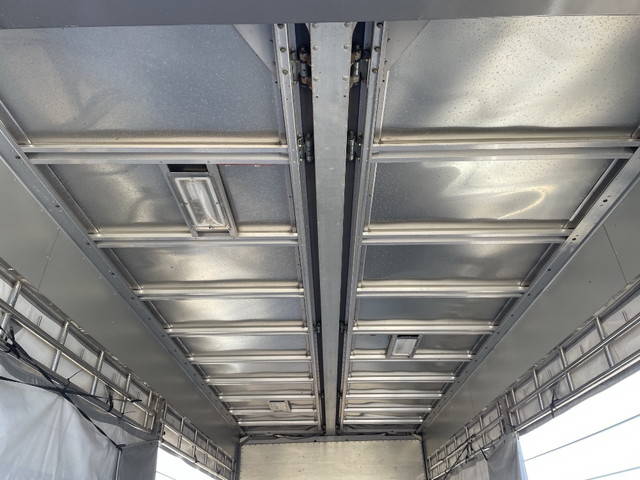 いすゞフォワード家畜運搬車中型（4t）[写真16]