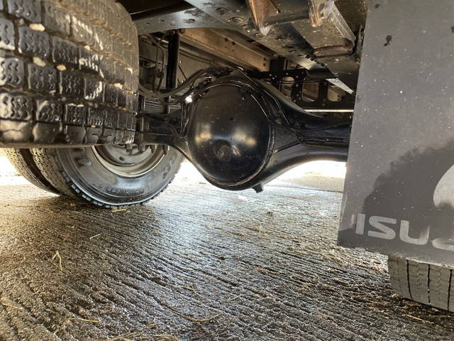 いすゞフォワード家畜運搬車中型（4t）[写真24]