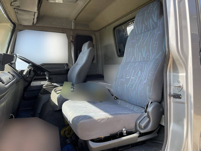 いすゞフォワード家畜運搬車中型（4t）[写真29]