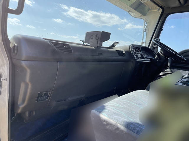 いすゞフォワード家畜運搬車中型（4t）[写真31]