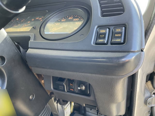 いすゞフォワード家畜運搬車中型（4t）[写真36]