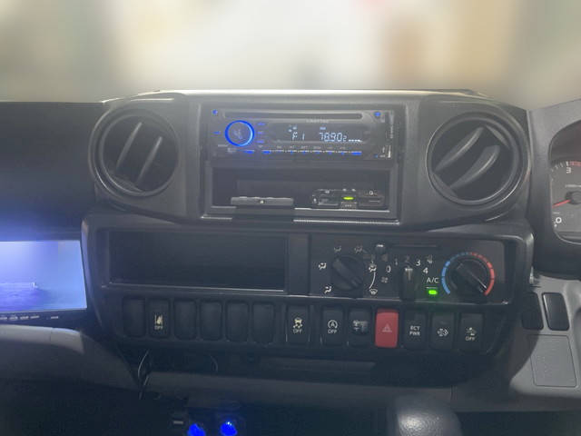 トヨタダイナ平ボディ小型（2t・3t）[写真32]