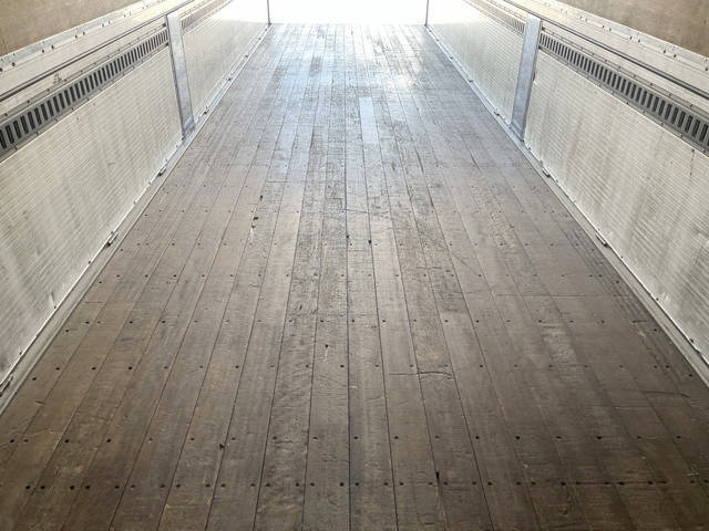 日野プロフィアアルミウイング大型（10t）[写真13]