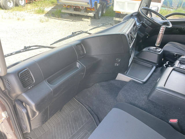 日野プロフィアアルミウイング大型（10t）[写真33]