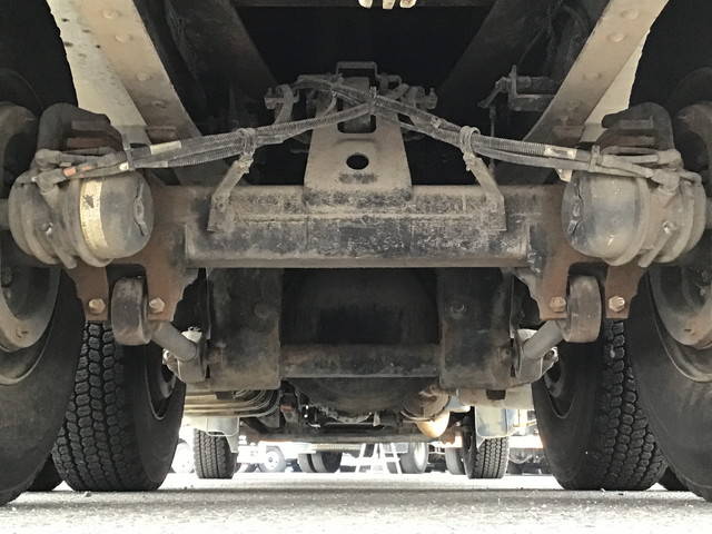 いすゞギガ深ダンプ（土砂禁ダンプ）大型（10t）[写真24]