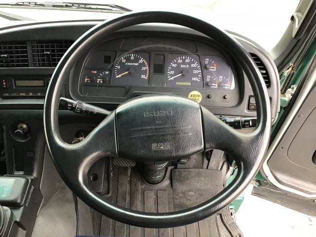 いすゞギガ深ダンプ（土砂禁ダンプ）大型（10t）[写真33]