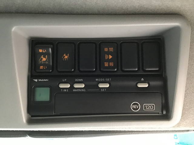 いすゞギガ深ダンプ（土砂禁ダンプ）大型（10t）[写真37]