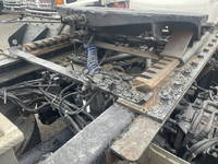 UDトラックスクオントレーラーヘッド（トラクターヘッド）大型（10t）[写真12]