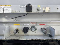 UDトラックスクオントレーラーヘッド（トラクターヘッド）大型（10t）[写真14]