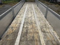 UDトラックスクオントレーラーヘッド（トラクターヘッド）大型（10t）[写真19]