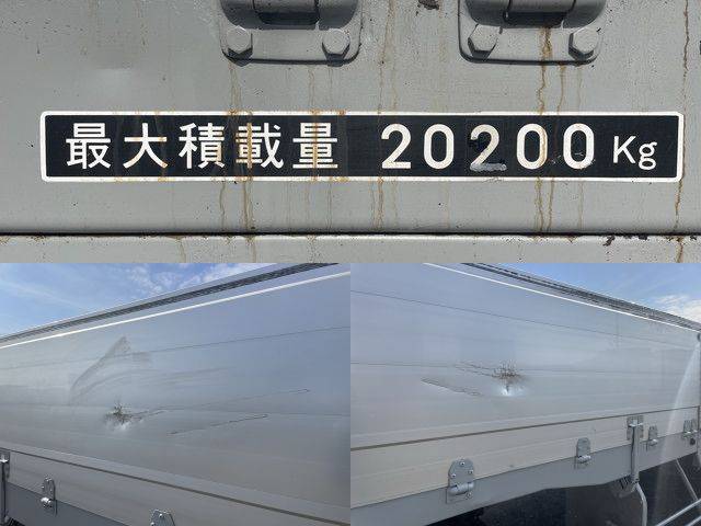 UDトラックスクオントレーラーヘッド（トラクターヘッド）大型（10t）[写真21]