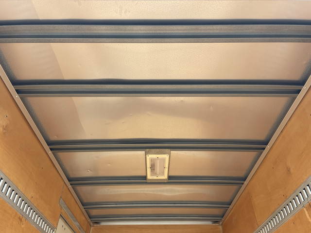 いすゞエルフアルミバン小型（2t・3t）[写真12]