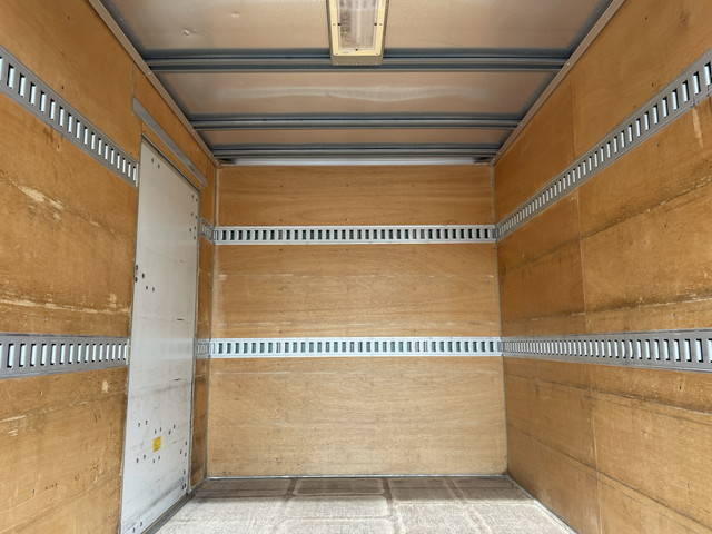 いすゞエルフアルミバン小型（2t・3t）[写真13]