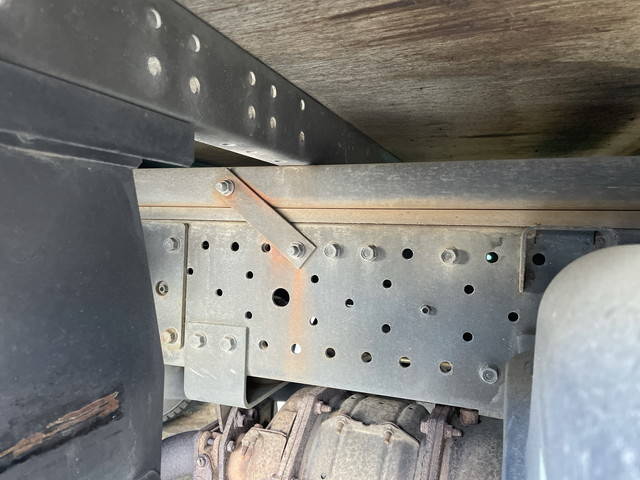 いすゞエルフアルミバン小型（2t・3t）[写真21]