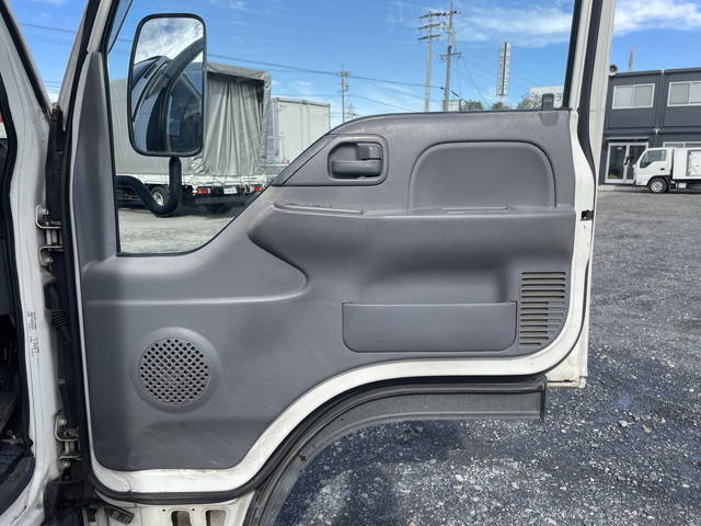 いすゞエルフアルミバン小型（2t・3t）[写真28]