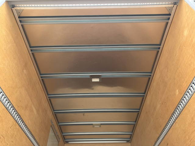 いすゞエルフアルミバン小型（2t・3t）[写真10]