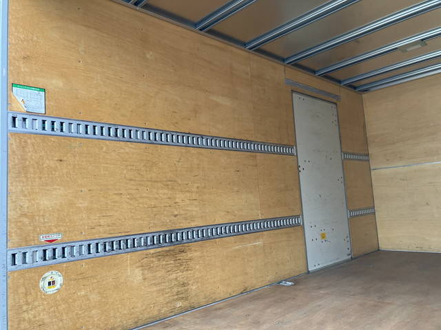 いすゞエルフアルミバン小型（2t・3t）[写真11]